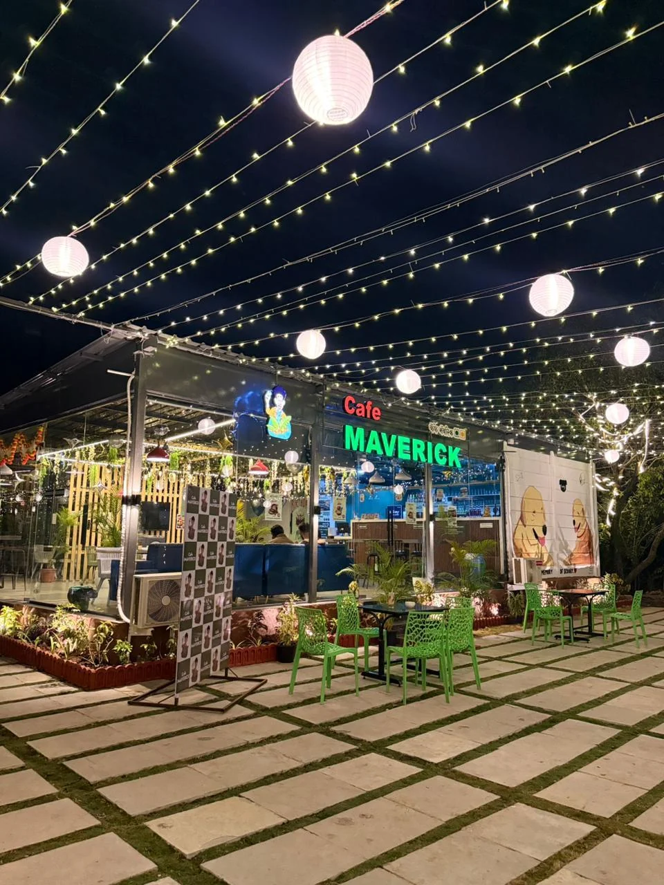 Café Maverick outdoor garden seating and fairy lights